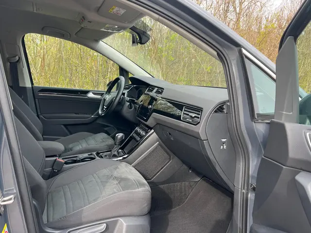 Volkswagen Touran 1.5 TSI Highline 7p, 1e eig. 2021 Benzine 33