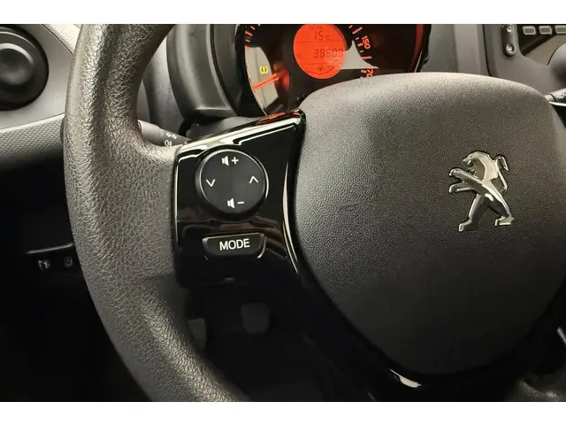 Peugeot 108 1.0 e-VTi Active 2021 Benzine 16