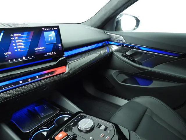 BMW M5 Touring 2026 Hybride Benzine 44