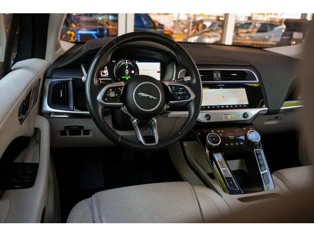 Jaguar I-PACE EV400 SE 90 kWh 2018 Elektrisch 4