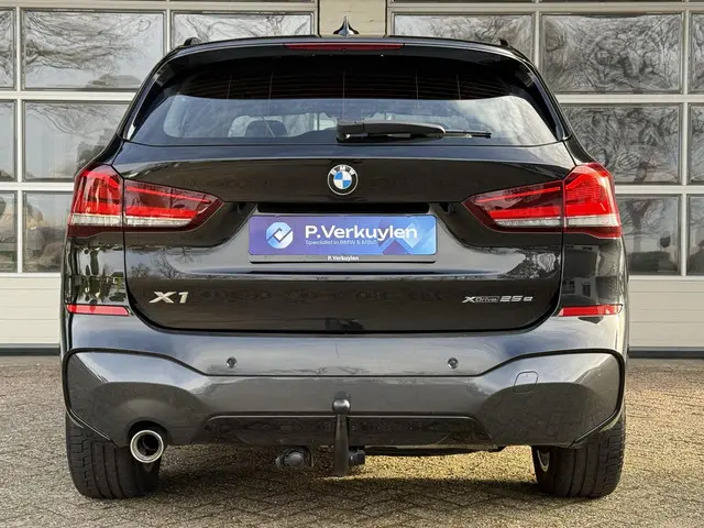 BMW X1 xDrive25e M SPORT 2021 Hybride Benzine 9