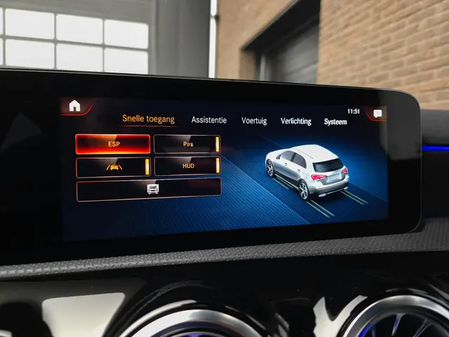 Mercedes-Benz A-Klasse 250 e AMG 2022 Hybride Benzine 20