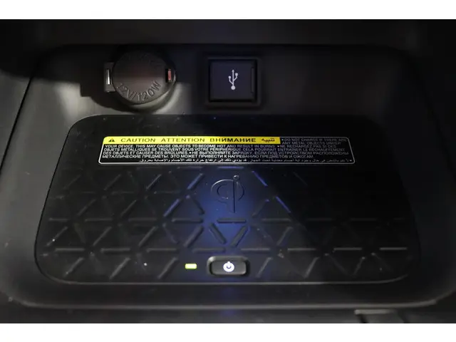 Toyota RAV4 2.5 Hybrid AWD Bi-Tone, 2020 Hybride Benzine 28