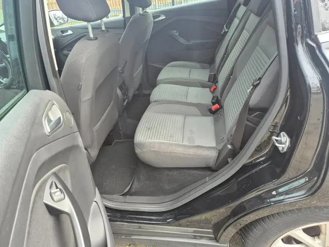 Ford C-MAX 1.0 Titanium 2016 Benzine 10