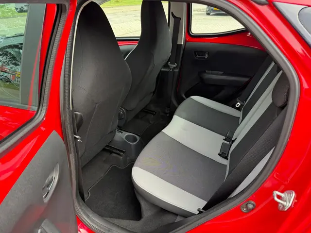 Toyota Aygo 1.0 VVT-i x-wave 2016 Benzine 14