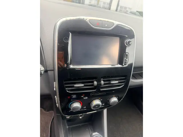 Renault Clio 1.2 Expression 2015 Benzine 14