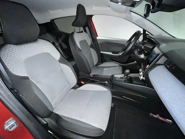 Mitsubishi Colt 1.6 HEV Intense 2024 Hybride Benzine 7