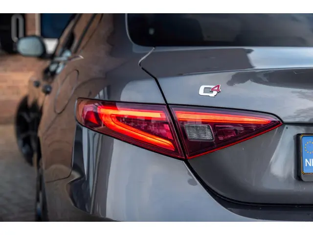 Alfa Romeo Giulia 2.0 T 280pk AWD Veloce 2019 Benzine 15