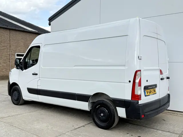 Renault Master T33 2.3 DCI 135PK 2023 Diesel 2
