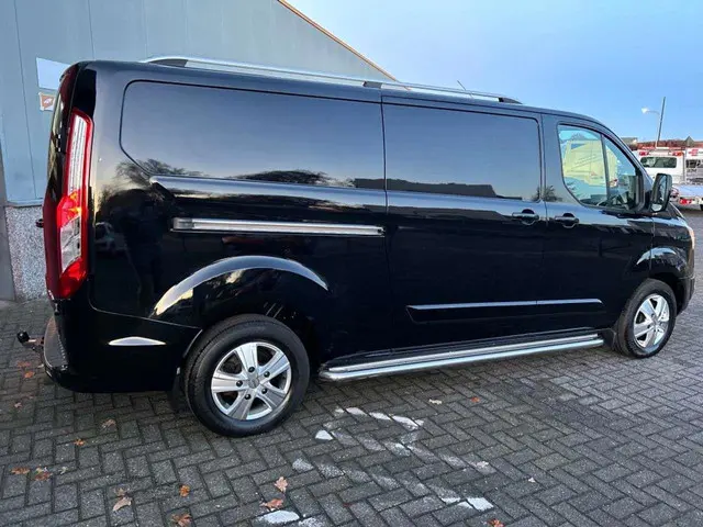 Ford Transit Custom 290 2.0 TDCI L2H1 Limited 2017 Diesel 9