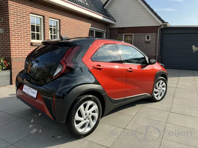 Toyota Aygo X CABRIO VVT-I ENVY 2022 Benzine 6