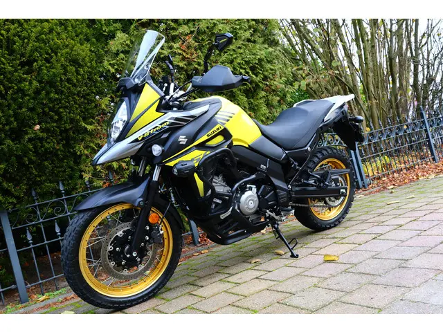 Suzuki V-Strom 2