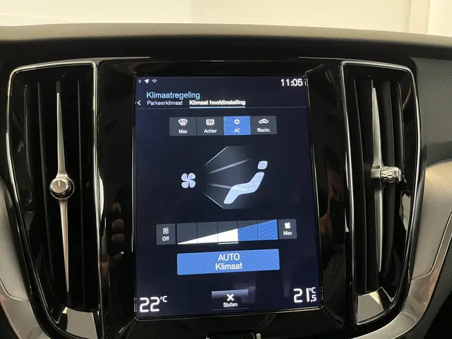 Volvo V60 2.0 B3 Momentum Advantage 2021 Benzine 36