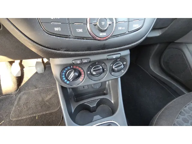 Opel Corsa 1.4 Edition 2017 Benzine 25