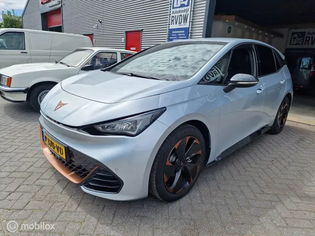 CUPRA Born Adrenaline One 62 kWh 2022 Elektrisch 2