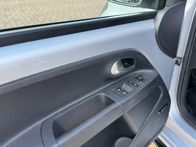 SEAT Mii 1.0 FR Connect Airco Cruise PDC 2016 Benzine 18