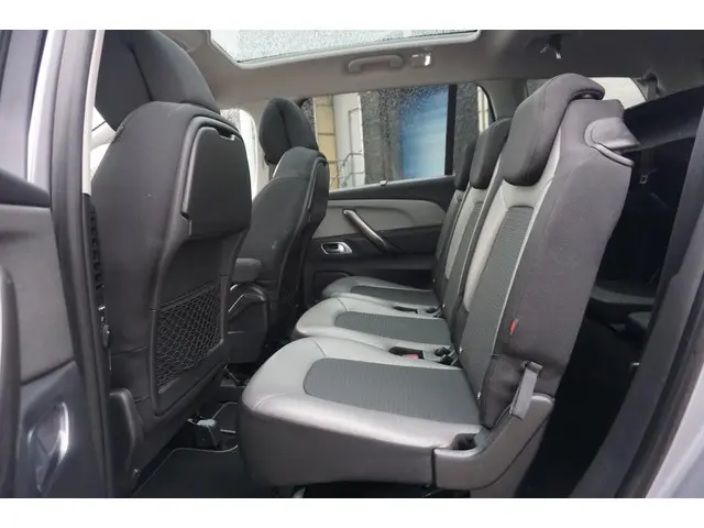 Citroën Grand C4 Picasso 1.6 e-THP Shine 2018 Benzine 19