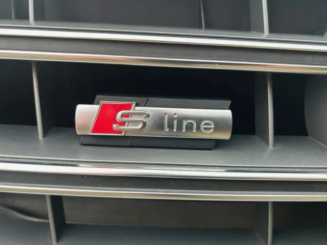 Audi A6 Avant 2.8 FSI quattro S-Line 2012 Benzine 21