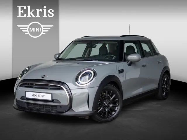 MINI 5-Deurs One 2022 Benzine 42