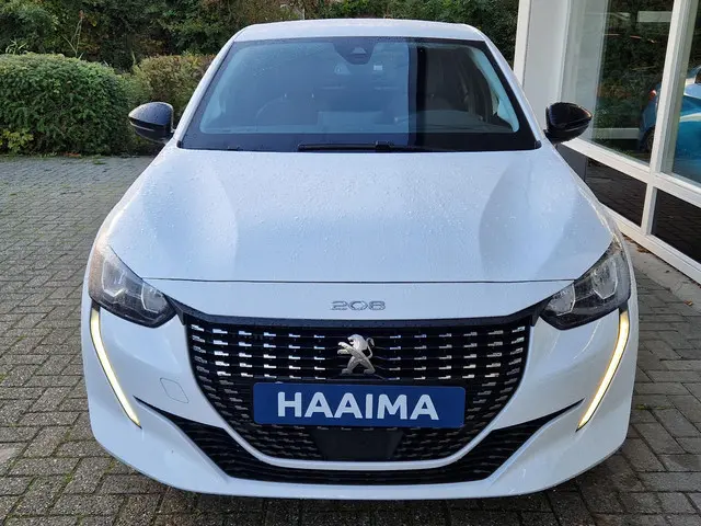 Peugeot 208 1.2T 100pk Allure Pack 2023 Benzine 7