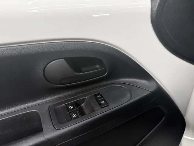 SEAT Mii 1.0 FR Connect 2017 Benzine 15