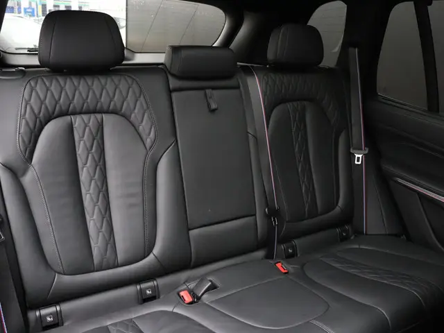 BMW X5 xDrive50e Launch Edition 2024 Hybride Benzine 18