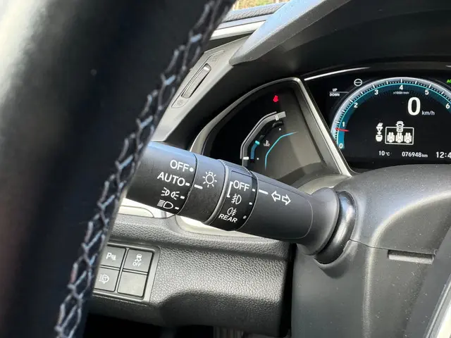 Honda Civic 1.5 i-VTEC Executive 2018 Benzine 19