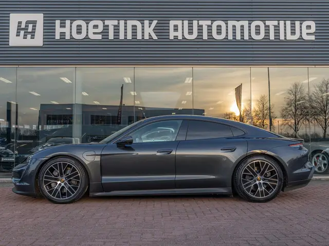 Porsche Taycan Performance 84 kWh 2023 Elektrisch 10