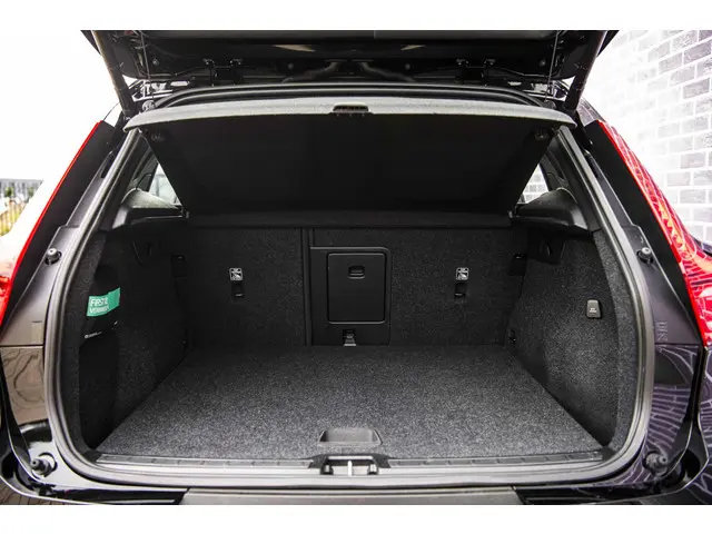 Volvo XC40 1.5 T2 R-Design 2021 Benzine 26