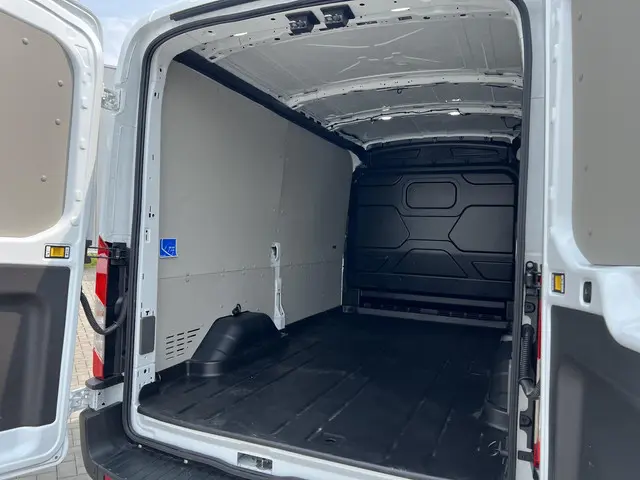 Ford E-Transit 350 L2H2 Trend 68 kWh 2023 Elektrisch 10