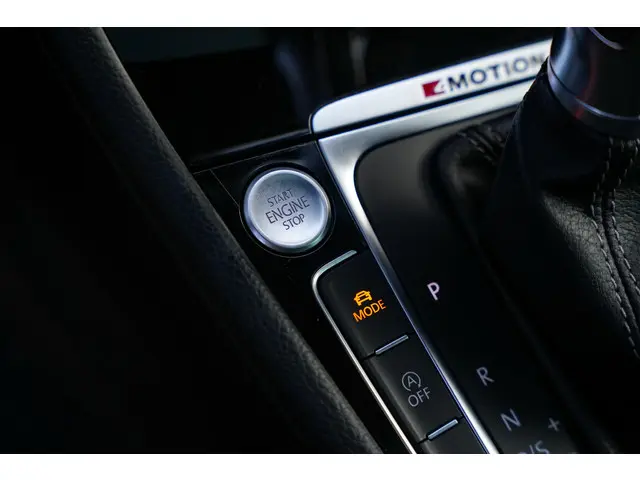 Volkswagen Golf 2.0 TSI 4Motion R 2017 Benzine 25