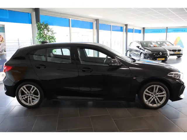 BMW 1 Serie 118i Business Edition 2021 Benzine 5