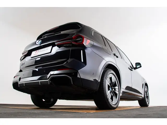 BMW iX3 Executive 80 kWh 2023 Elektrisch 44