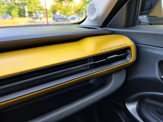 Jeep Avenger Longitude 54 kWh 2023 Elektrisch 21