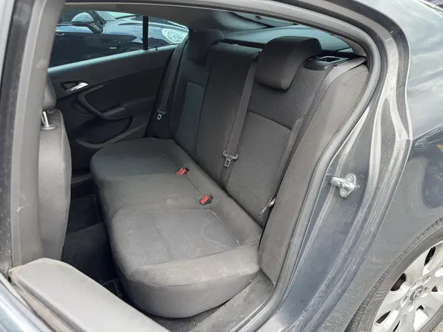 Opel Insignia 1.6 T Edition 2013 Benzine 18