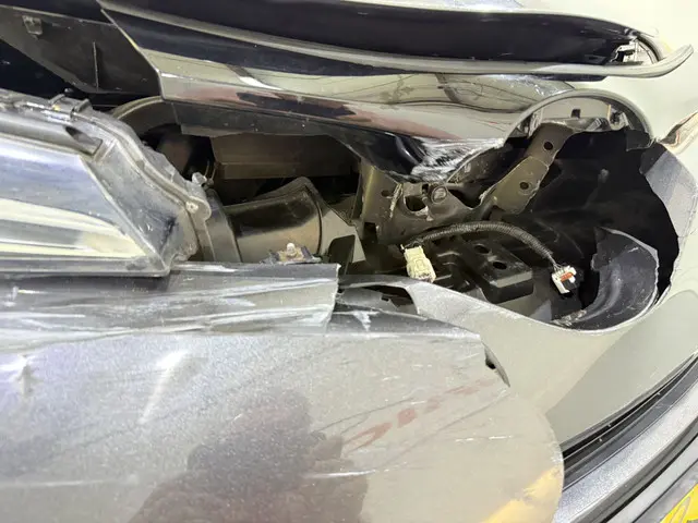 Toyota C-HR CH-R 1.8 Hybrid Executive 2017 Benzine 13