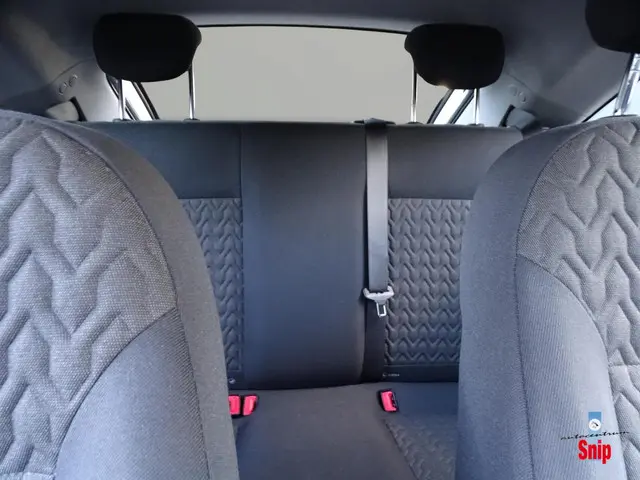 Opel Corsa 1.2-16V Cosmo Automaat 2013 Benzine 9