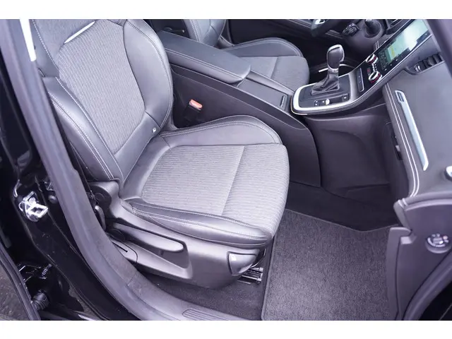 Renault Grand Scénic 1.3 TCe Techno 7p. 2022 Benzine 31