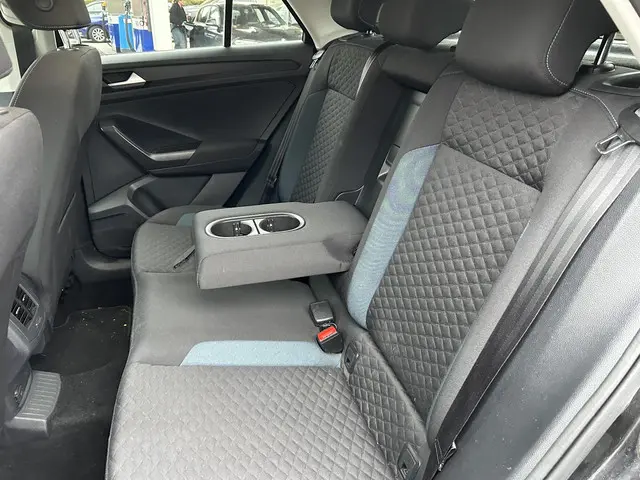 Volkswagen T-Roc 1.0 TSI Style Business 2020 Benzine 12