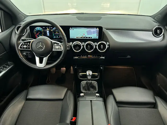 Mercedes-Benz B-Klasse 180 Premium 2019 Benzine 21