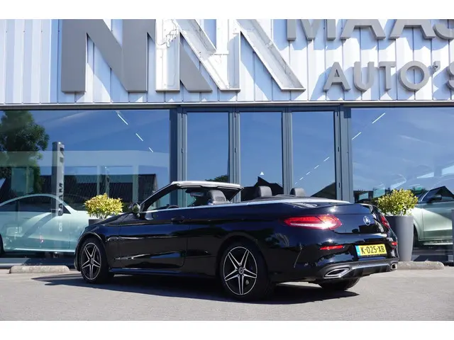 Mercedes-Benz C-Klasse Cabrio 180 AMG 2020 Benzine 3
