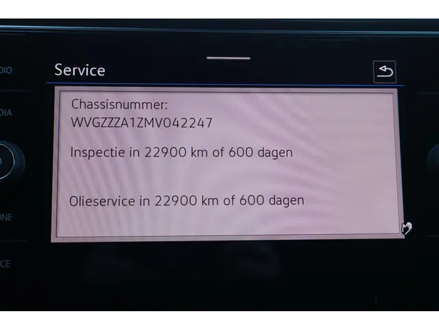 Volkswagen T-Roc 1.5 TSI Sport Business R 2020 Benzine 30