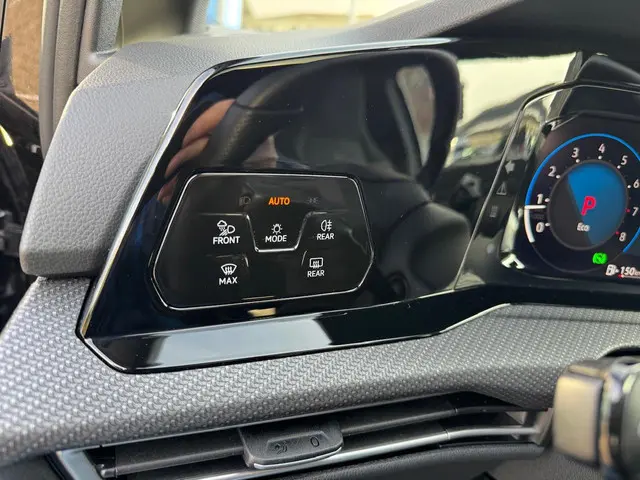 Volkswagen Golf 1.5 eTSI R-Line 2022 Benzine 19