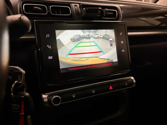 Citroën C3 1.2 PureTech Shine 2017 Benzine 12