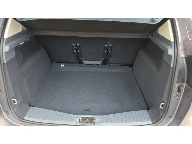 Ford C-MAX 1.0 Edition 2014 Benzine 31