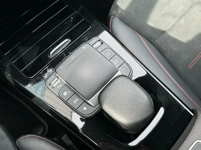 Mercedes-Benz CLA 180 AMG Sfeer / Camera 2021 Benzine 17