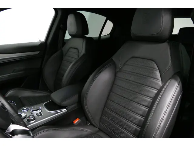 Alfa Romeo Stelvio 2.0 T AWD Veloce 2020 Benzine 7