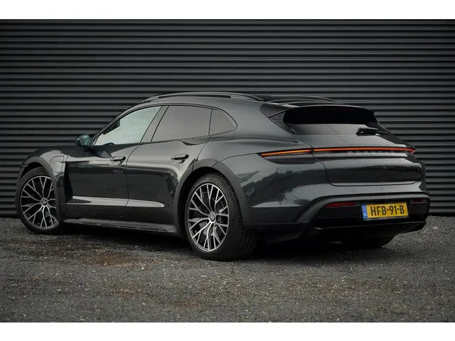 Porsche Taycan Cross Turismo 4 93 kWh 2021 Elektrisch 13