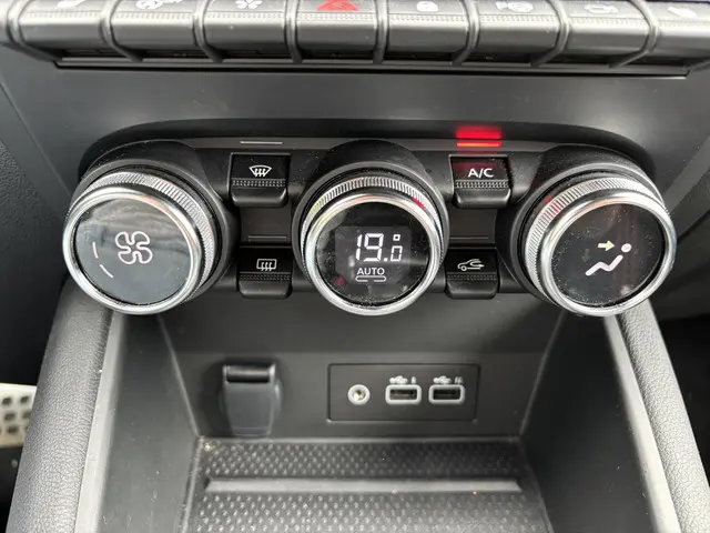 Renault Captur 1.3 mild hybrid 160 R.S. Line 2023 Benzine 13