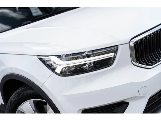 Volvo XC40 1.5 T2 Momentum Business 2021 Benzine 4